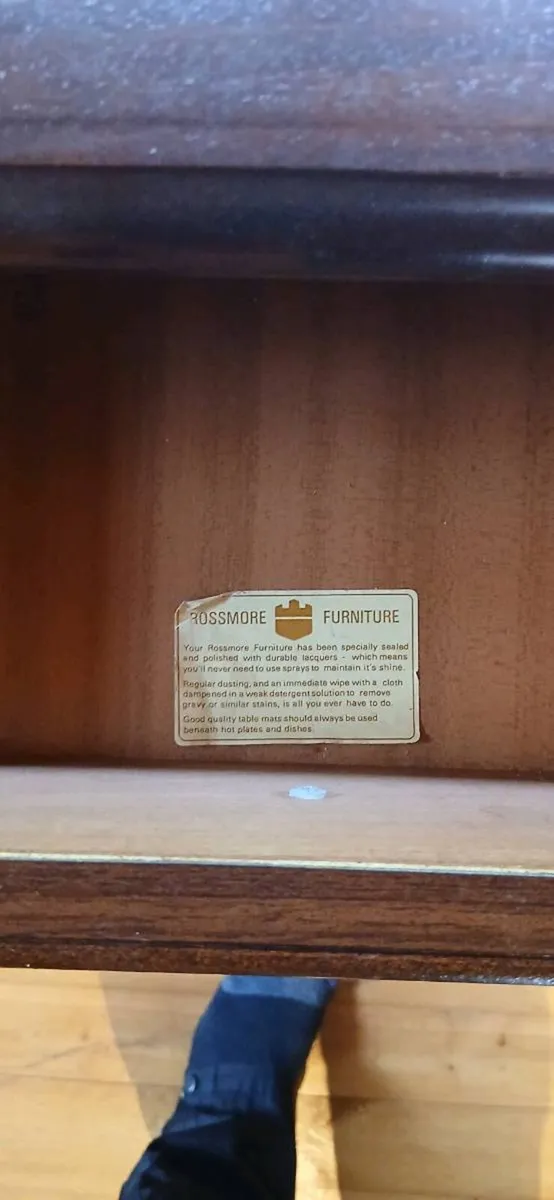 Rossmore furniture 8 pieces - Image 4
