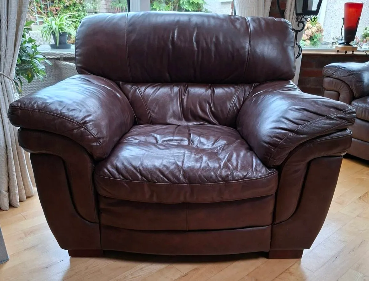 Medici Leather Suite - Image 2