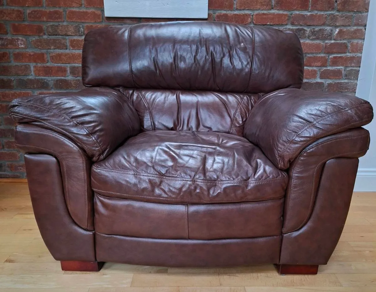 Medici Leather Suite - Image 3
