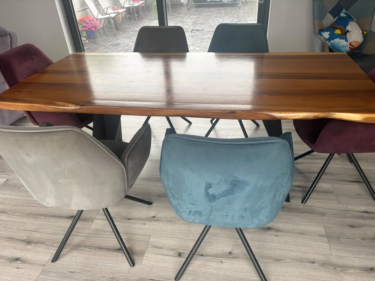 Table with 6 velvet chairs - Image 2