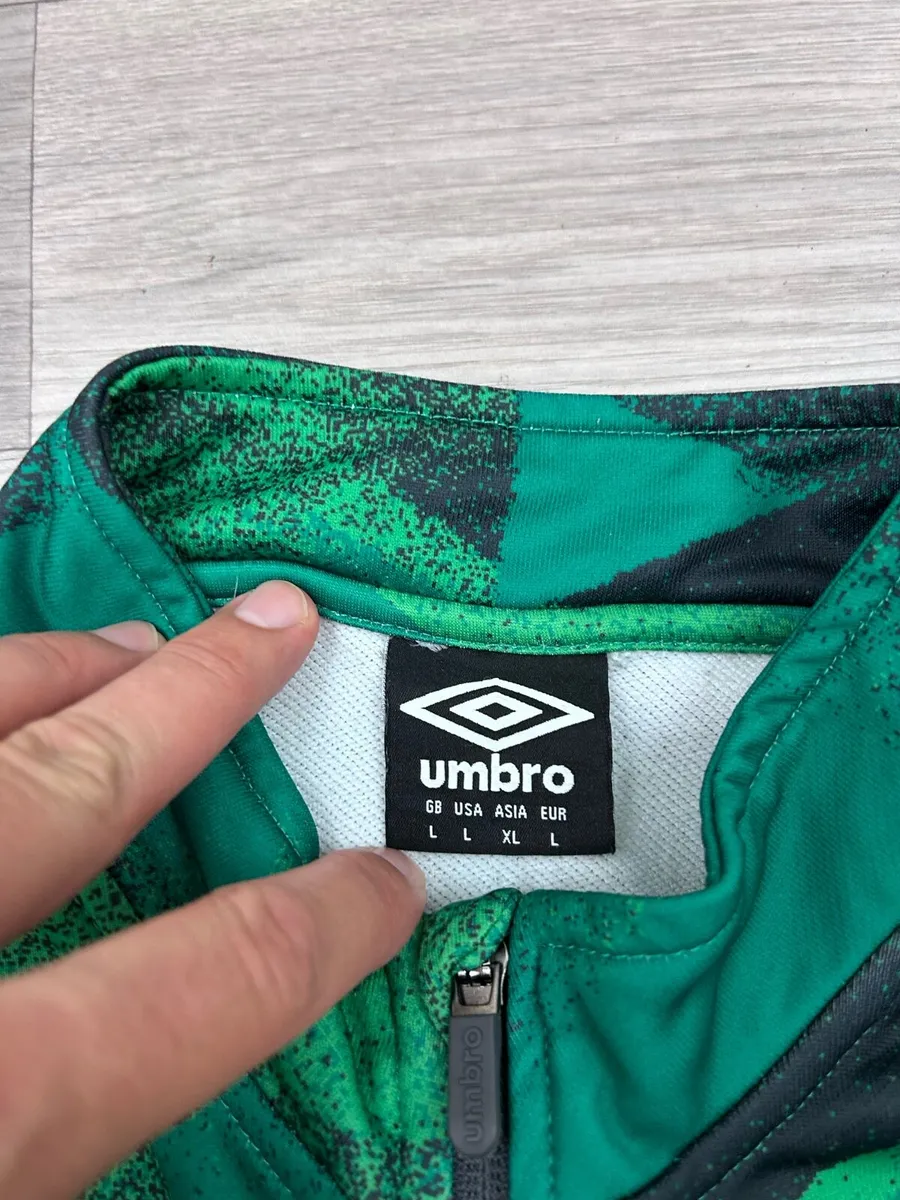 Umbro Ireland Football Half Zip Jumper Mens Large - Image 4