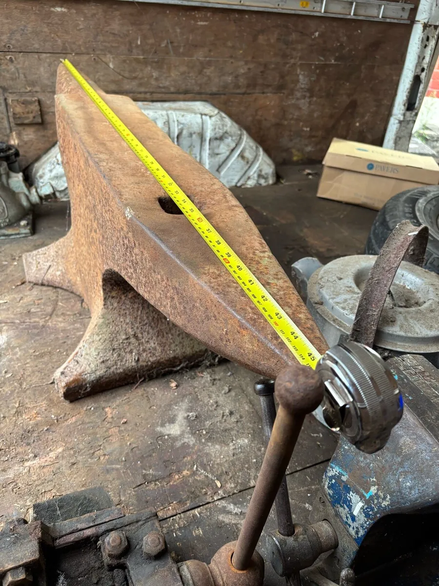 J B Southampton pattern forged ANVIL 325kg - Image 2