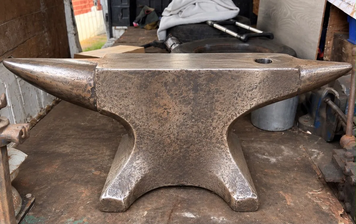 J B Southampton pattern forged ANVIL 325kg - Image 4