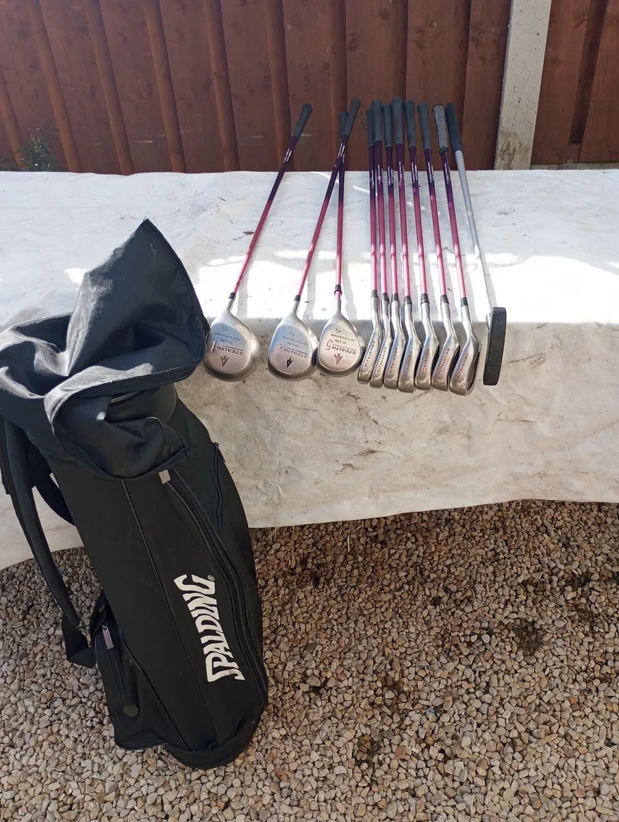 Mitsushiba ladies golf clubs and bag. - Image 1