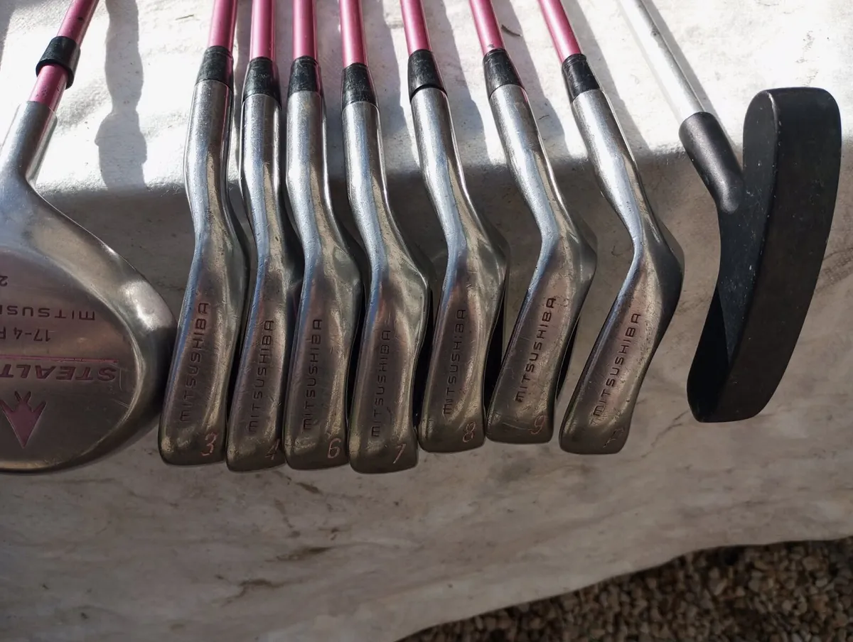 Mitsushiba ladies golf clubs and bag. - Image 4