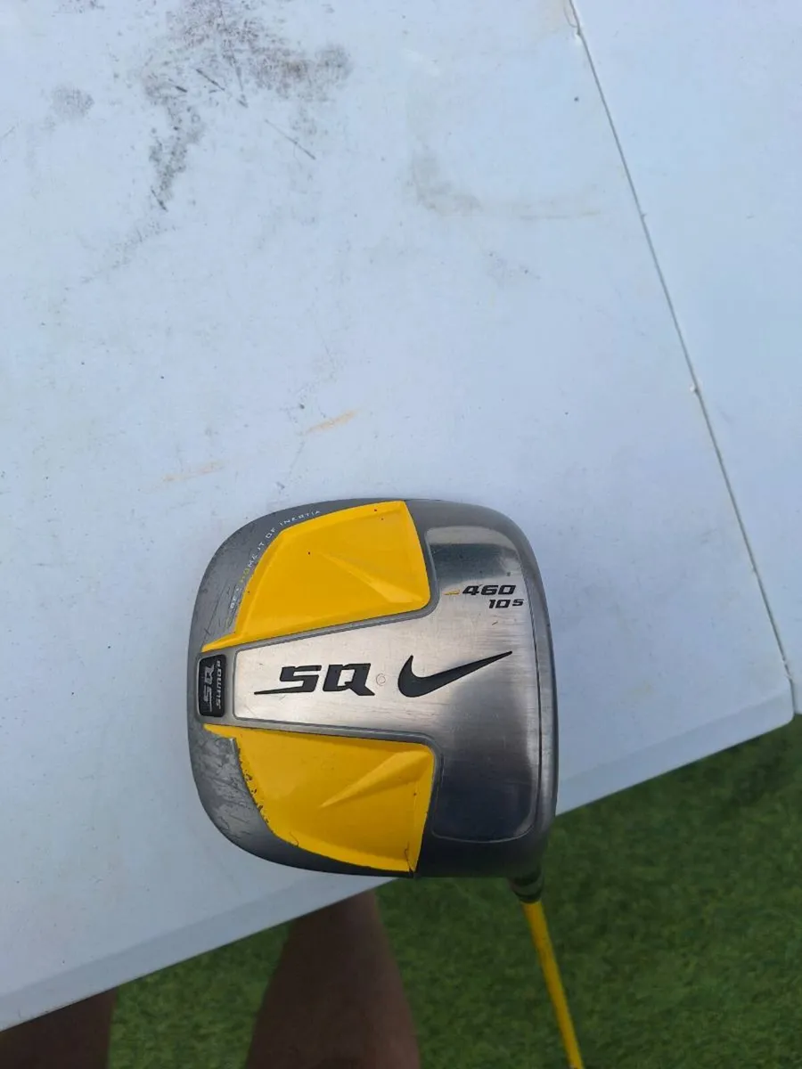 Selection of golf clubs - Image 1