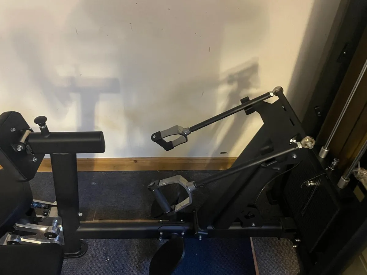 Seated Row –Commercial Machine Excellent condition - Image 3