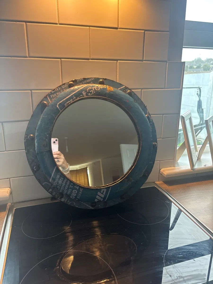 Mirror - Image 1