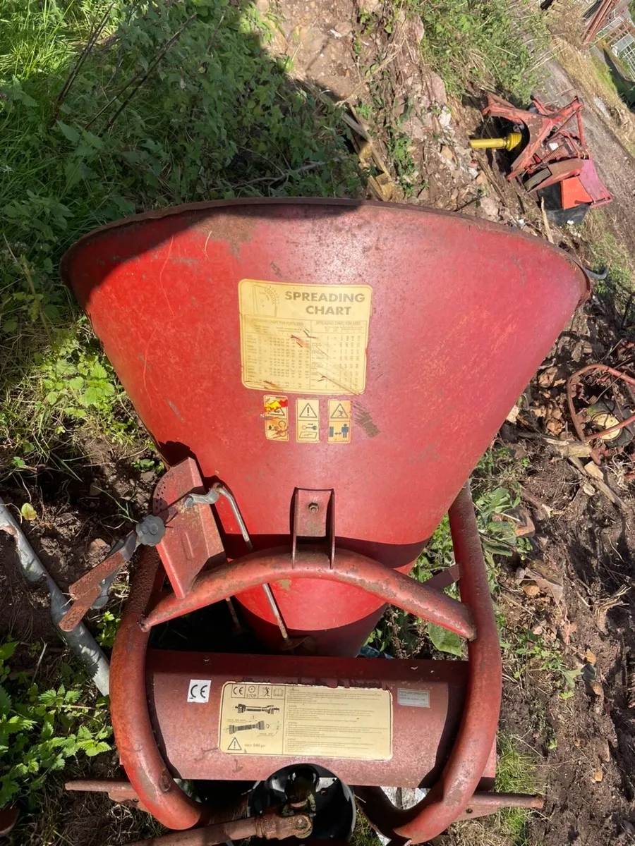Rotary mower, plough, fertiliser spreader - Image 3