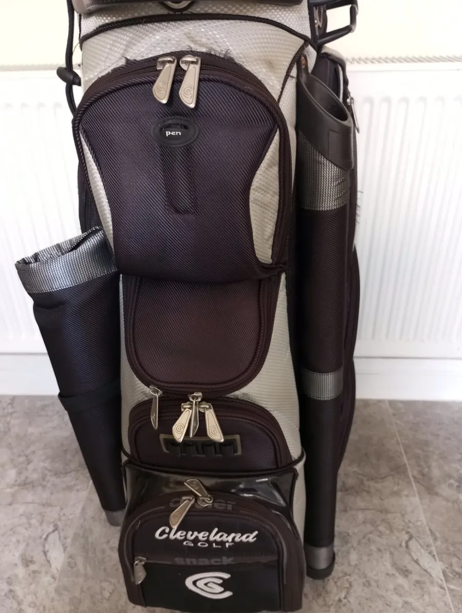 Cleveland golf cart bag. - Image 4