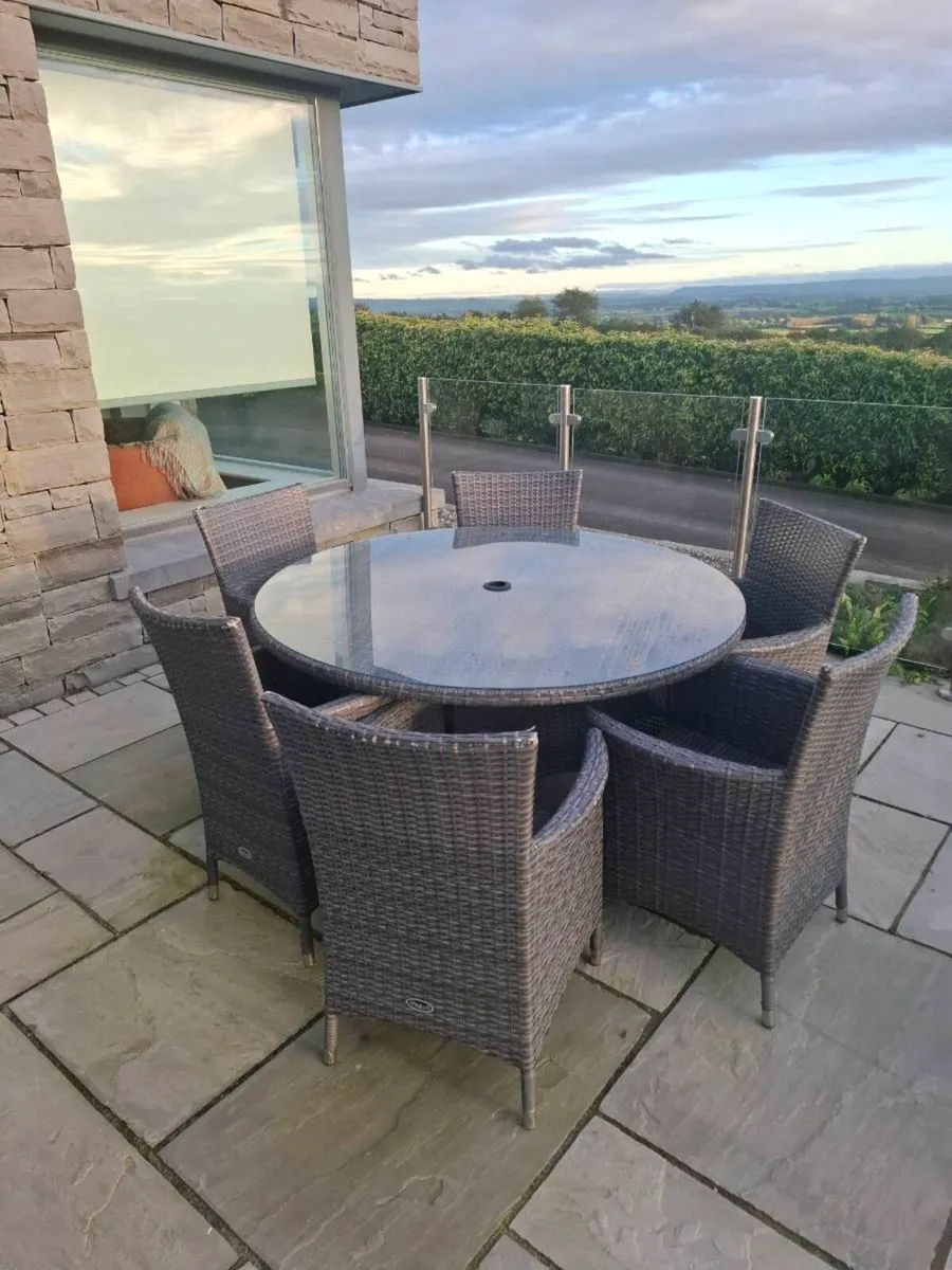Rattan patio furniture - Image 3