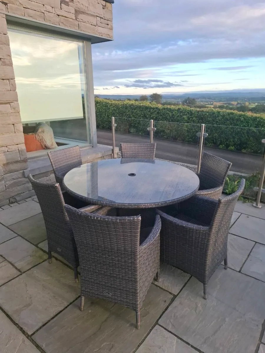 Rattan patio furniture - Image 4