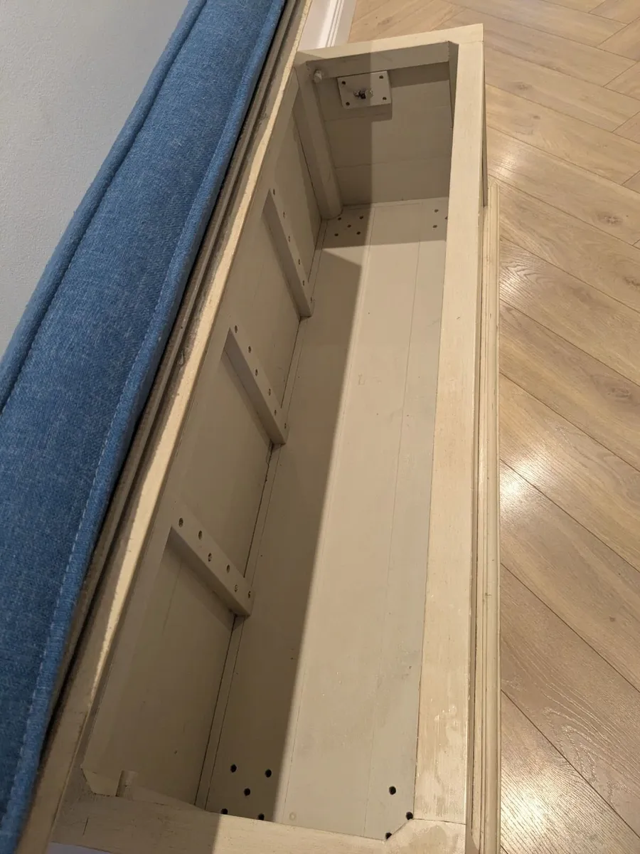 Solid wood toy chest / blanket box with cushion - Image 3