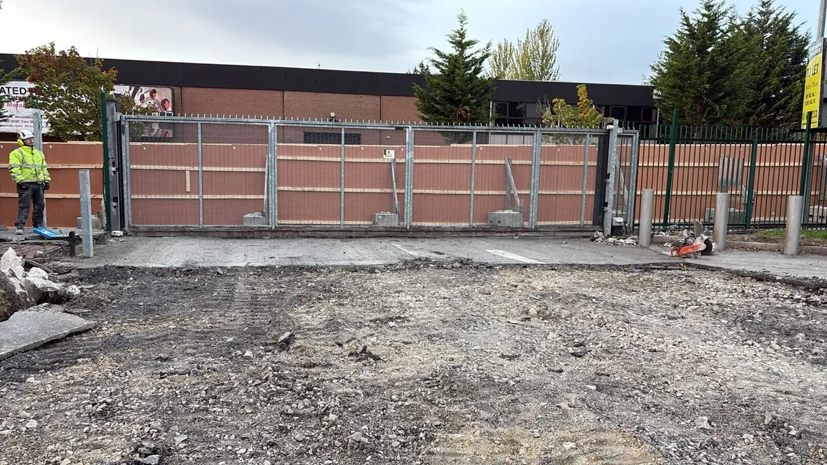 Gate - Image 1