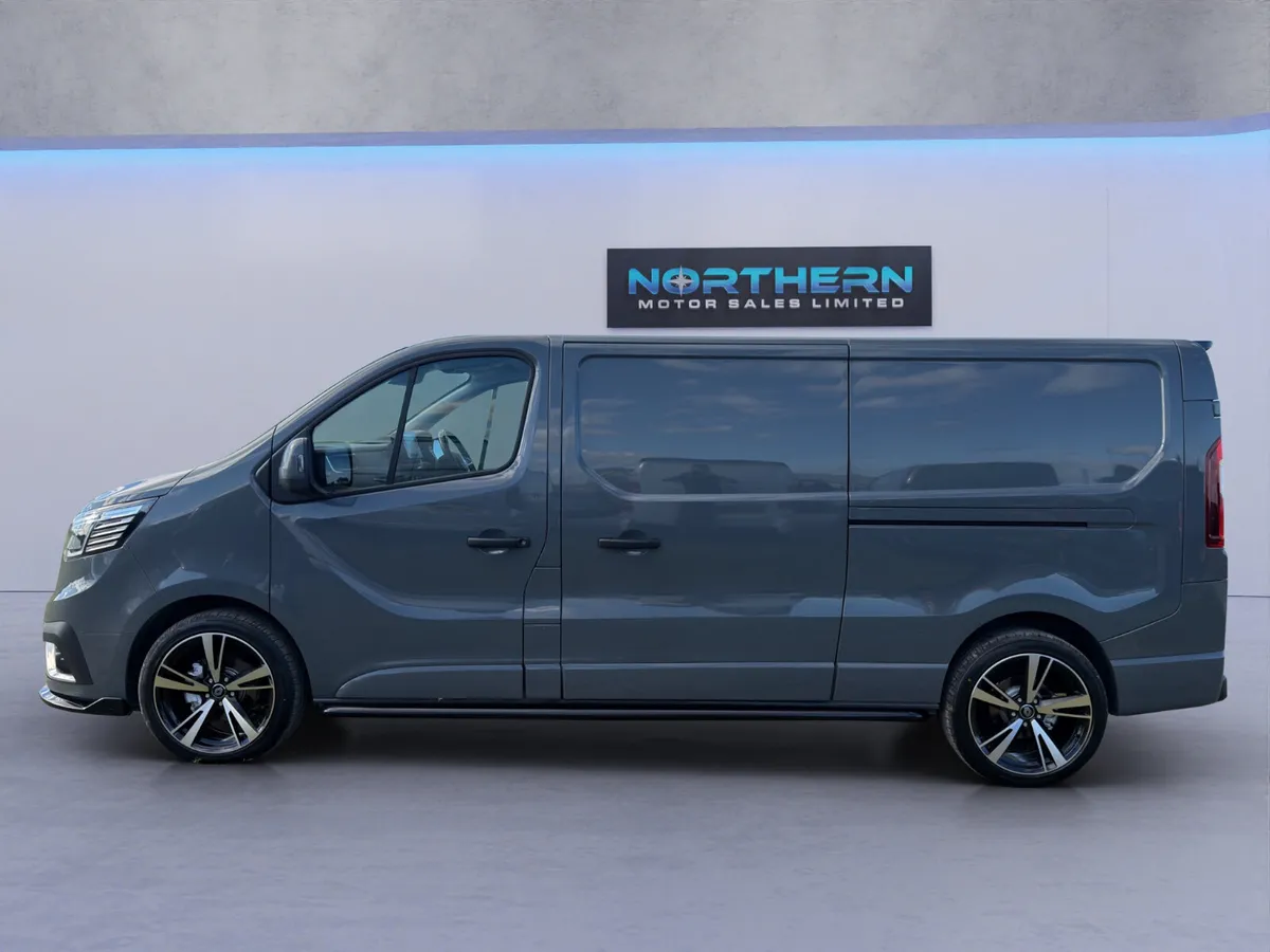 2023 Renault Trafic Extra LWB - Image 4