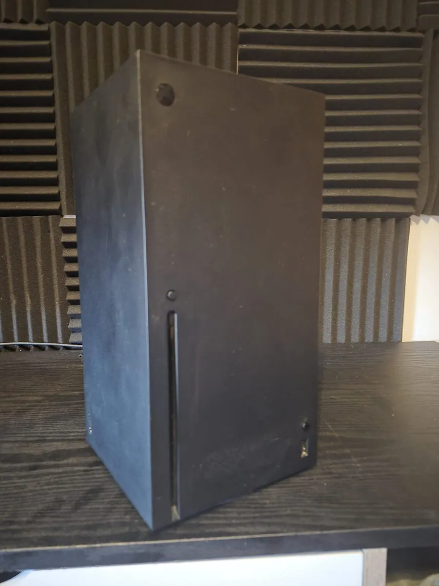 Xbox Series X - Image 1