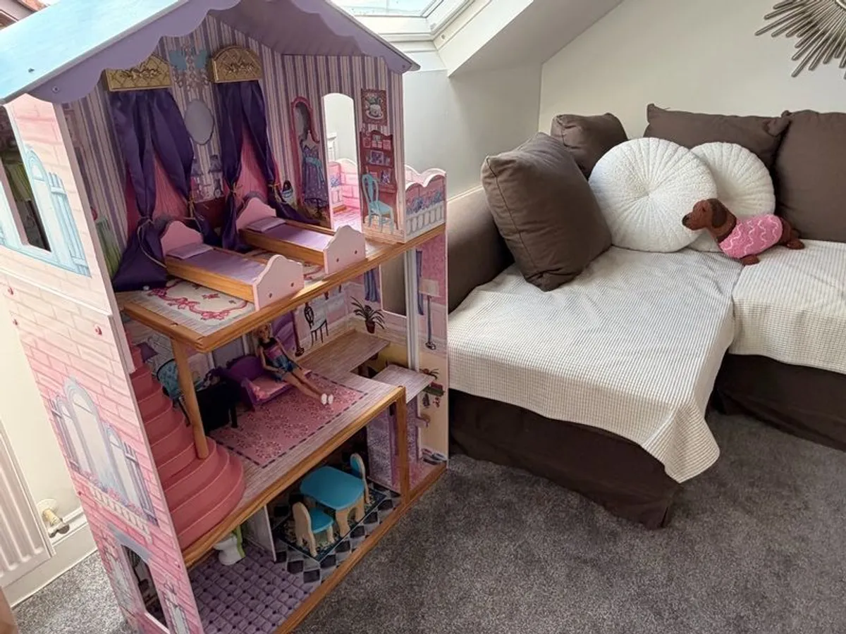 Doll House for sale - Image 4