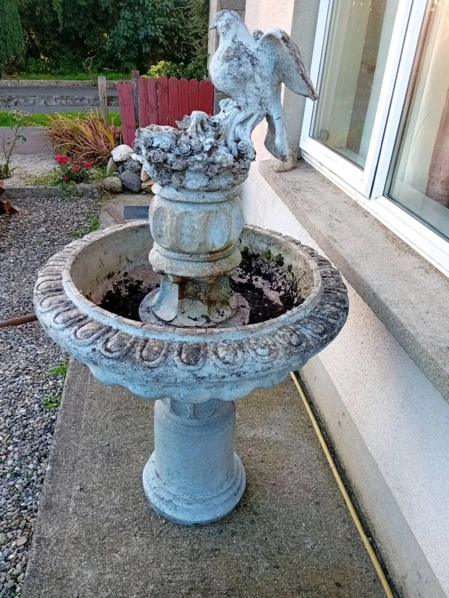 BIRD BATH - Image 1