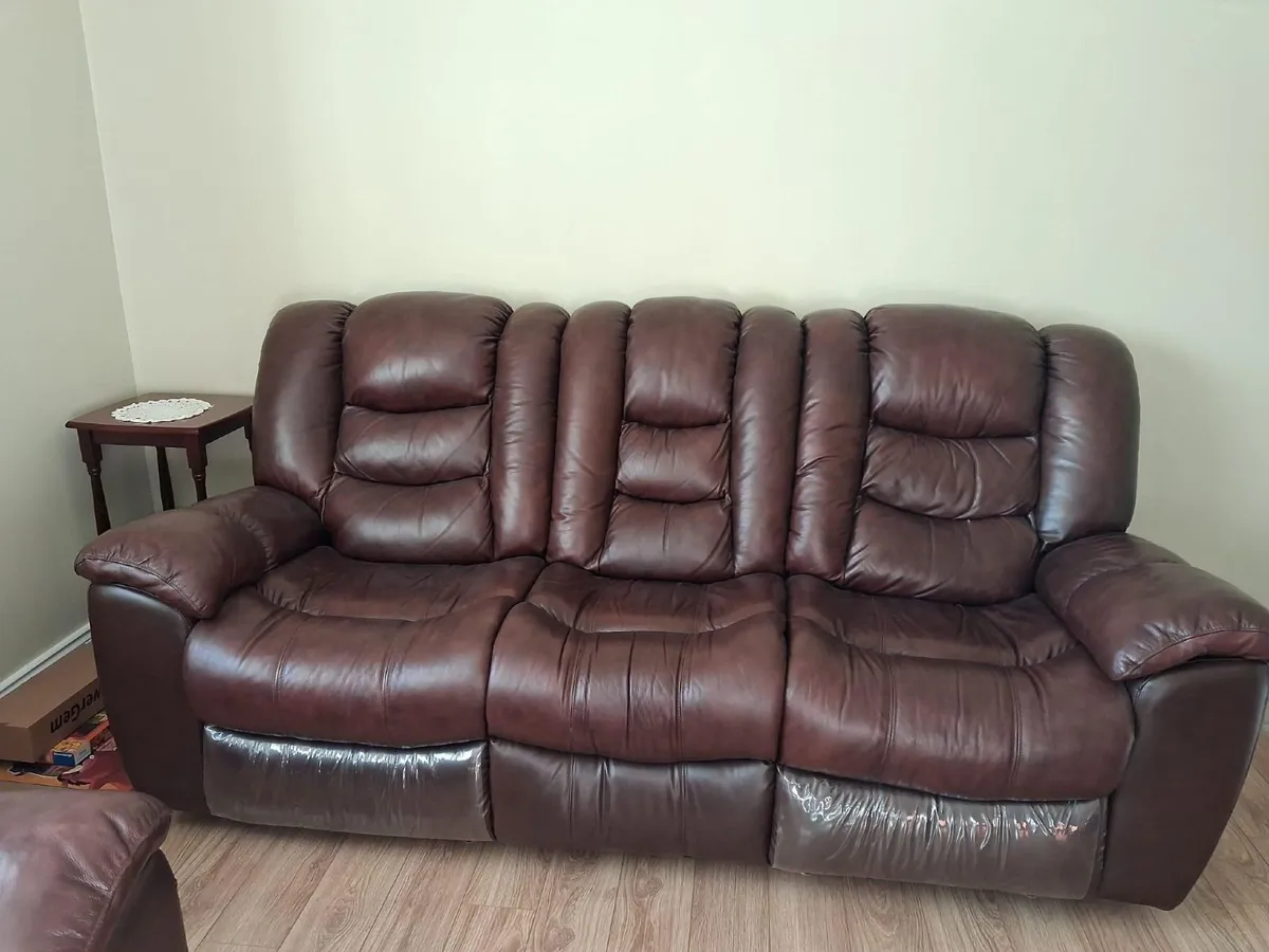 Leather 3 Piece Suite - Image 1