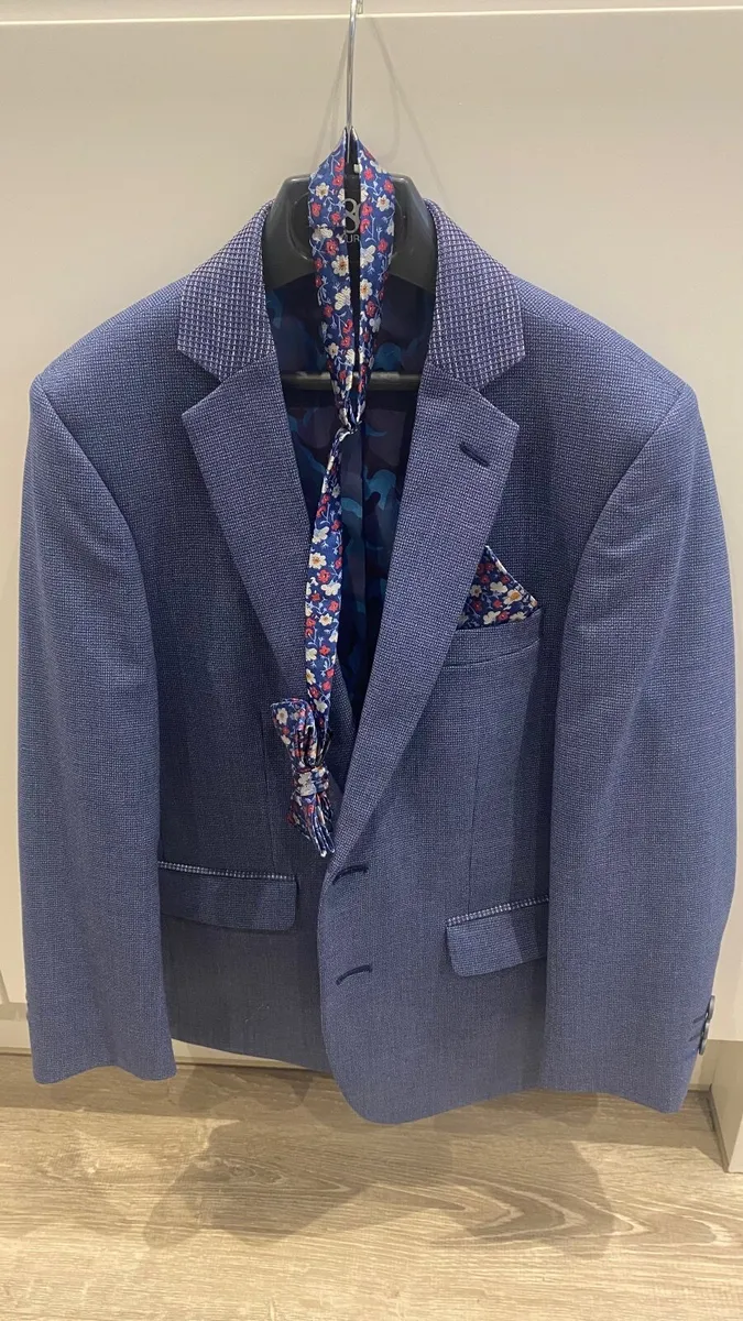Beautiful 1880 Club Boys 4-Piece Communion suit - Image 4