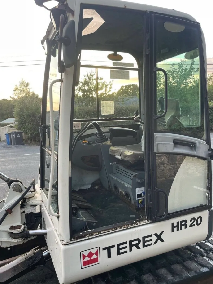 terex 6 ton digger - Image 3