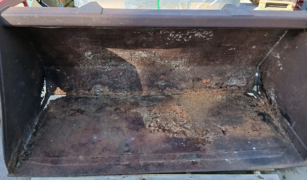 SH 6ft INDUSTRIAL LOADER BUCKET - Image 1