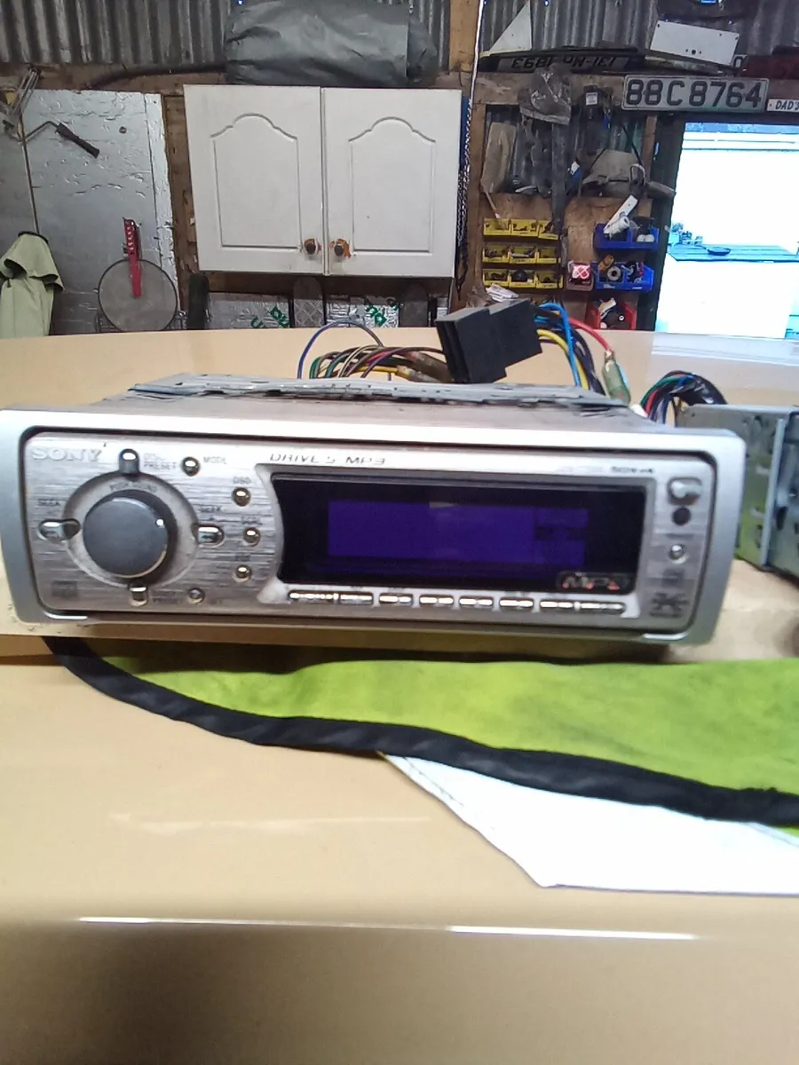Car radio for sale - Image 1