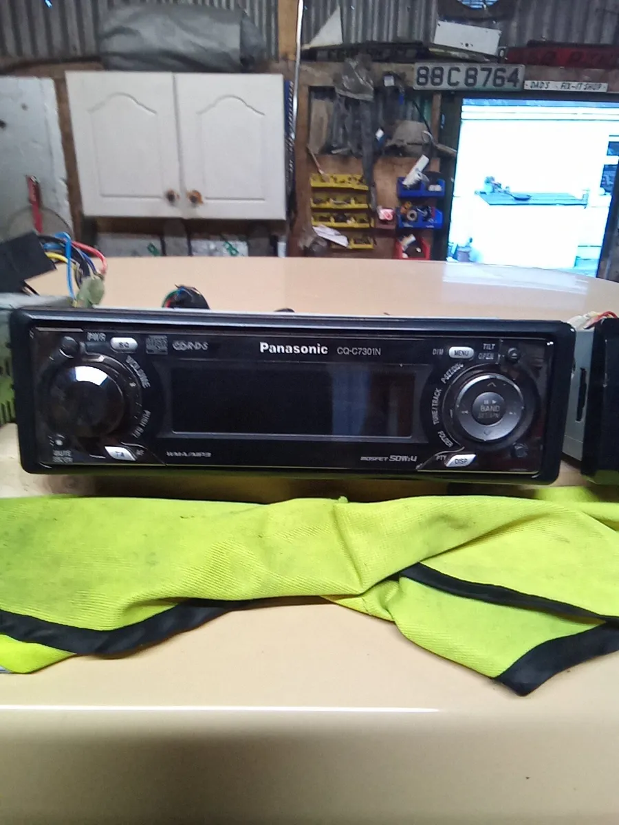 Car radio for sale - Image 2