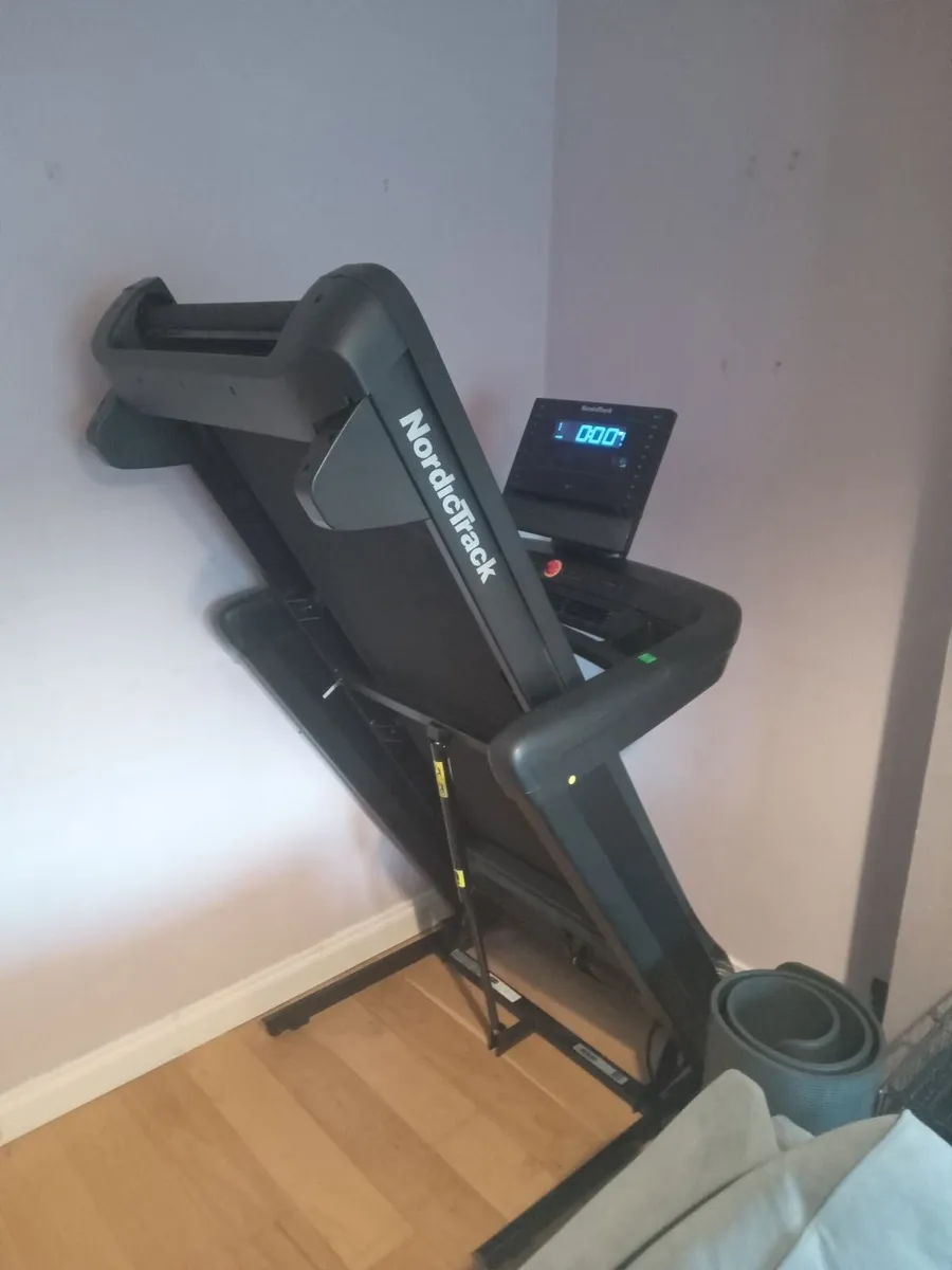 Treadmill - Image 1