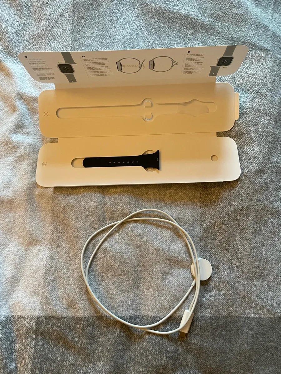 Apple Watch SE 2nd Gen 40mm - Image 2
