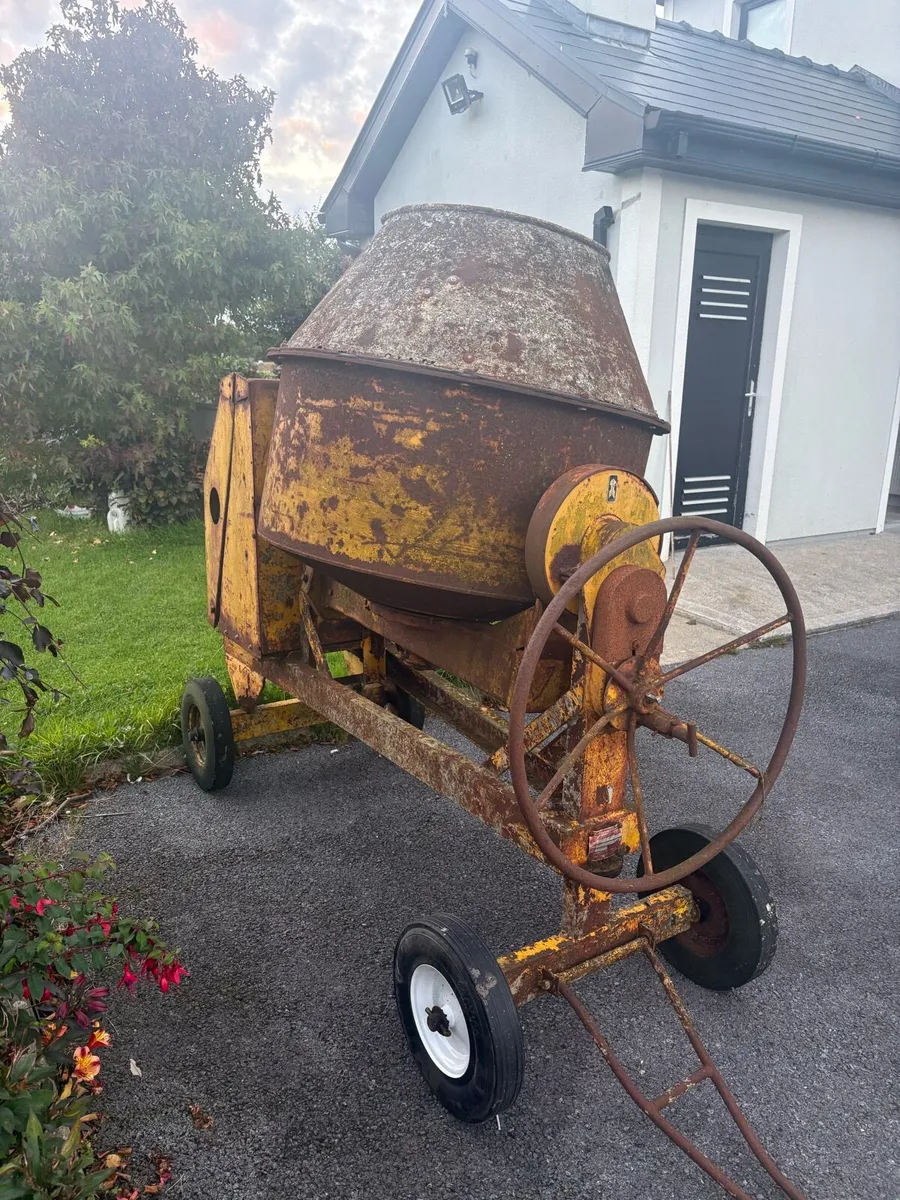Benford 10/7 mixer - Image 1