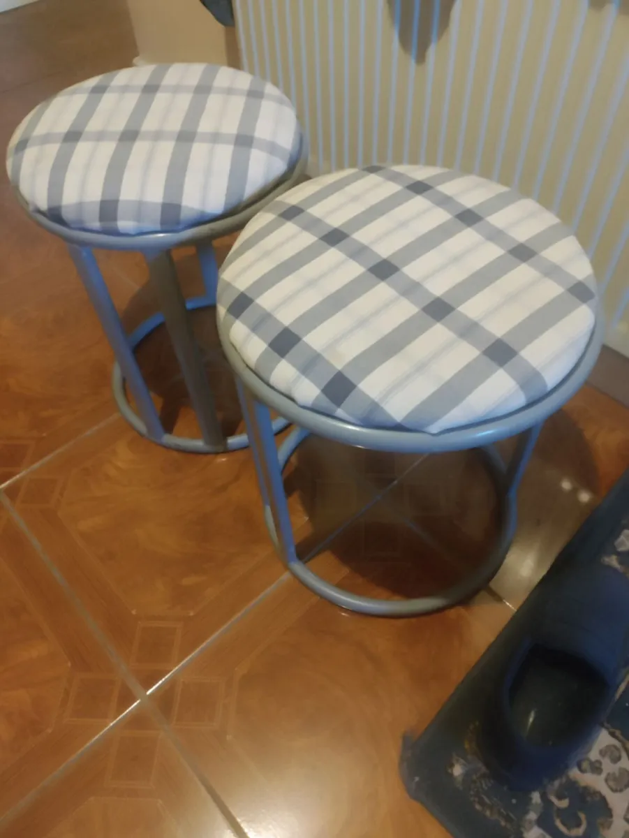 Pair of stools - Image 2