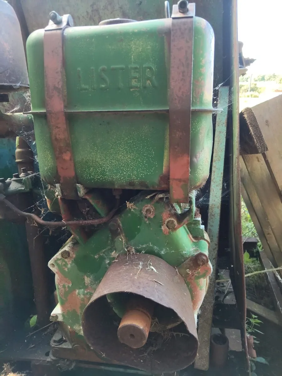 Diesel Lister engine and 4 handles - Image 1