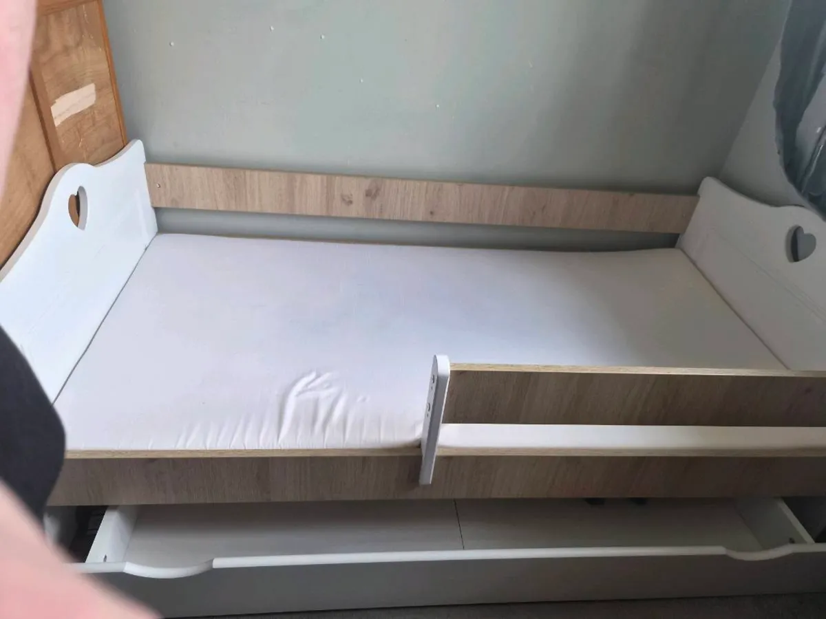 Toddler bed - Image 2