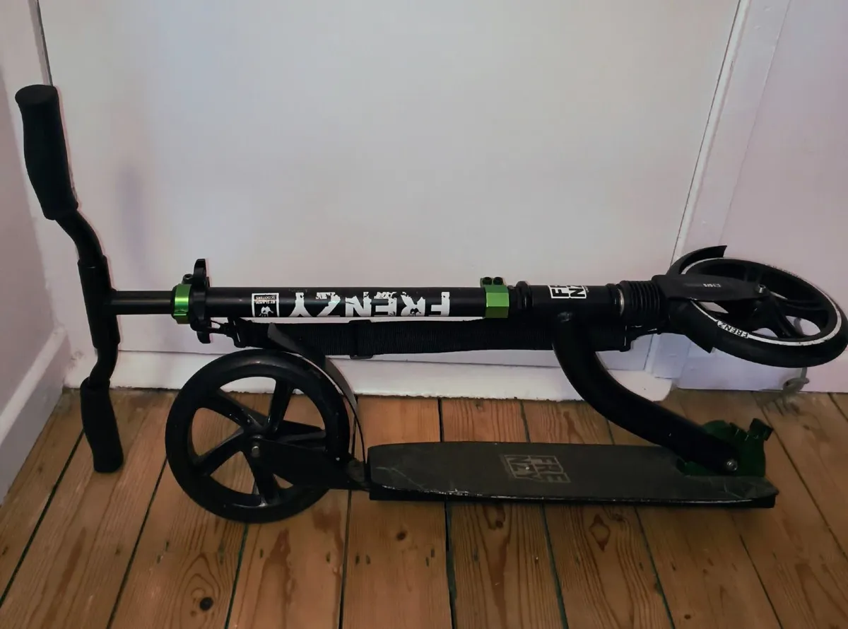Adult FRENZY Scooter - Image 4