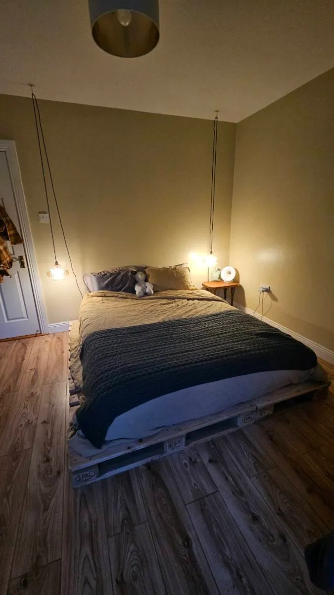 King Size Pallet Bed Base – 208 x 188 cm - Image 2