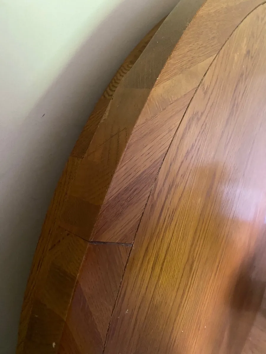 Dining room table - Image 1