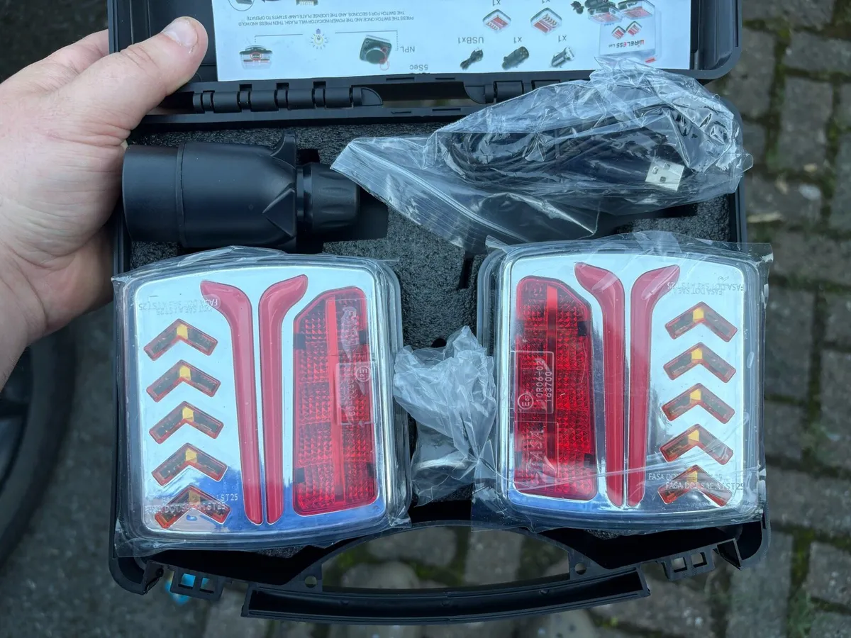 Wireless Magnetic Lights - Image 1