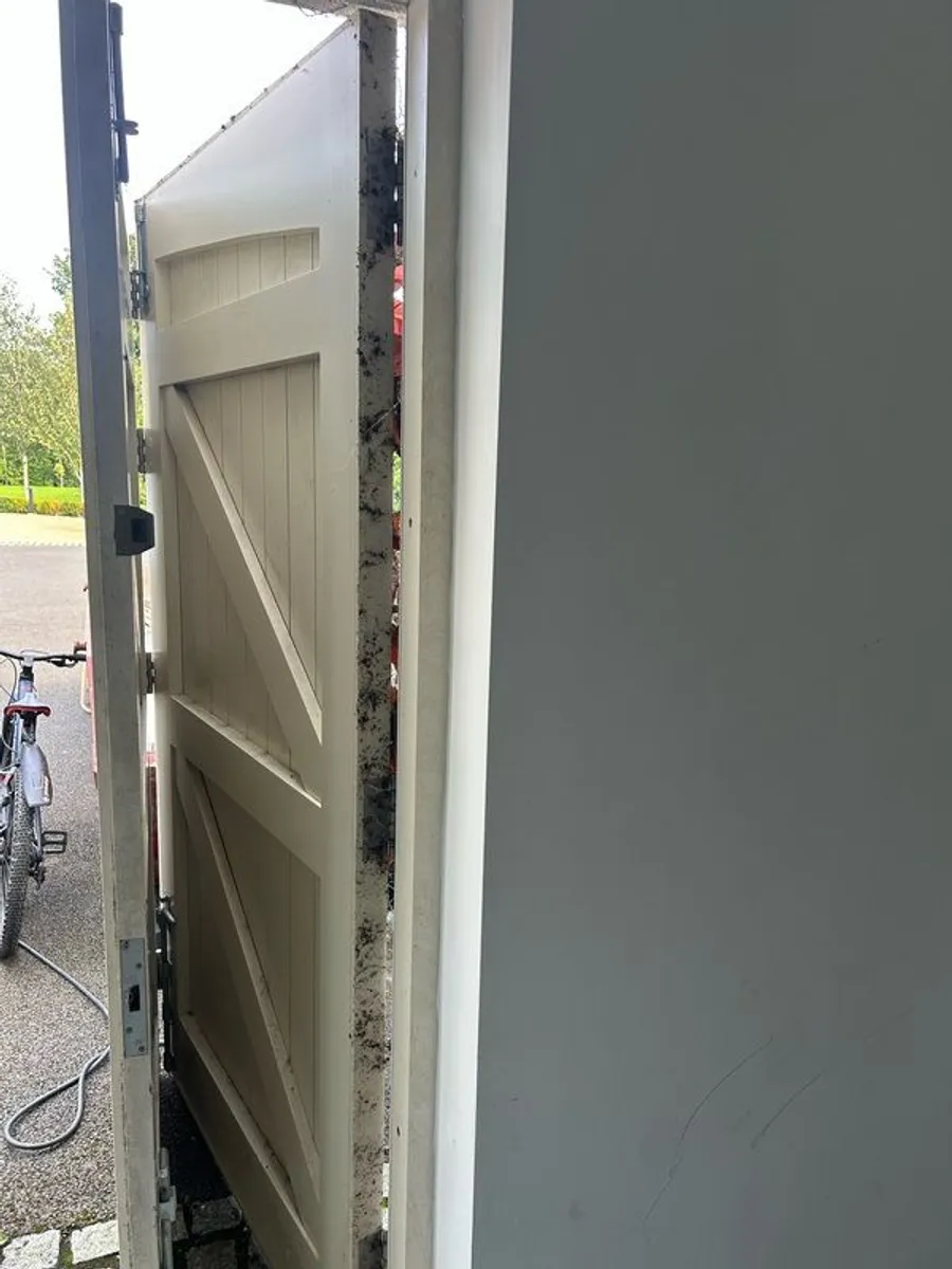 Garage - Image 4