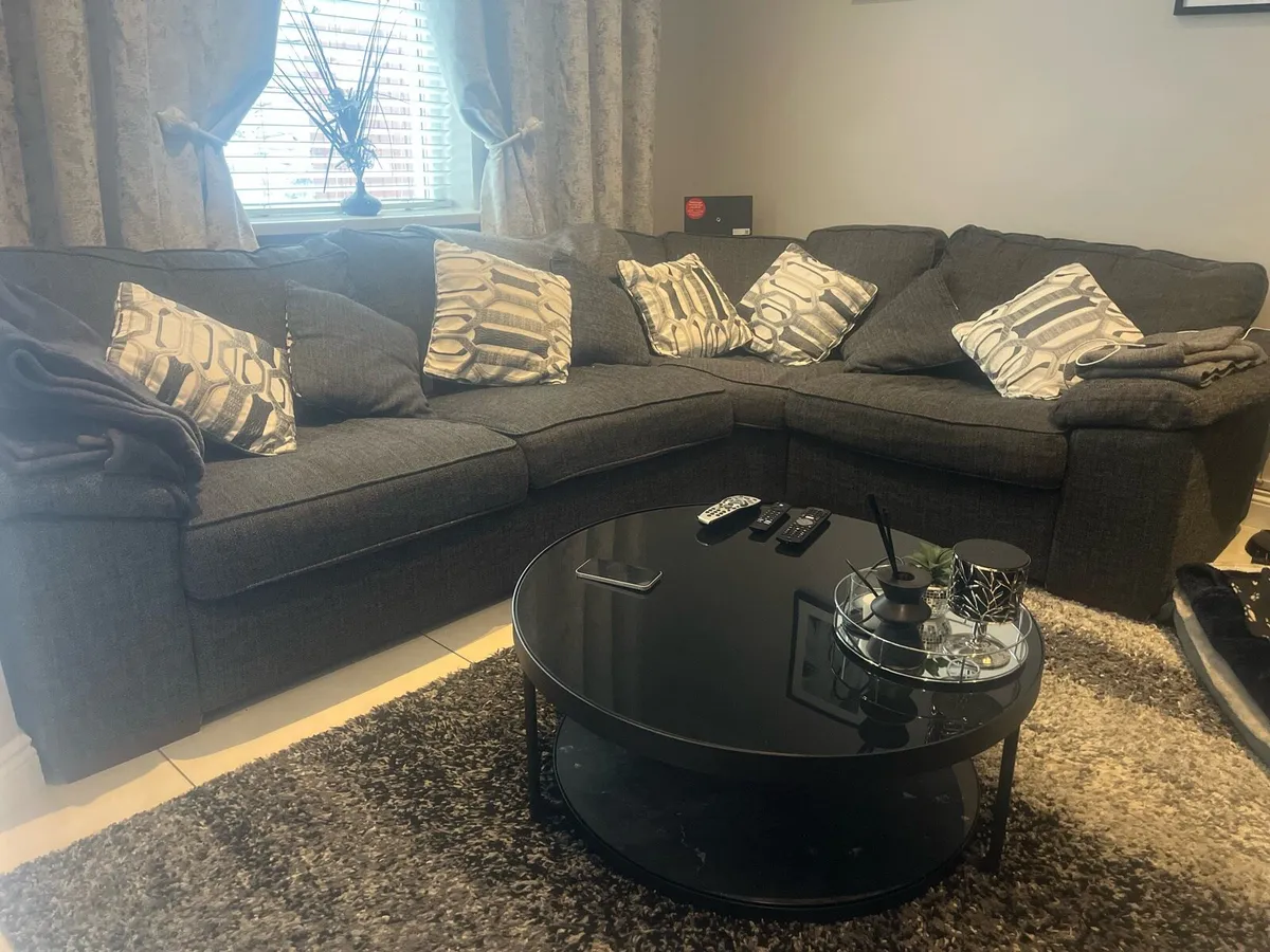 Black Corner suite for sale - Image 2
