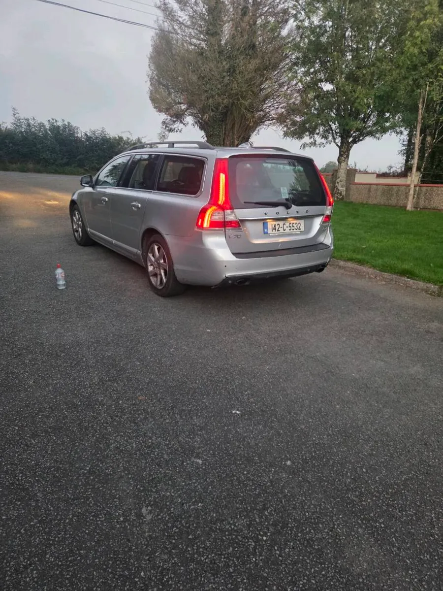 VOLVO V70 - Image 1