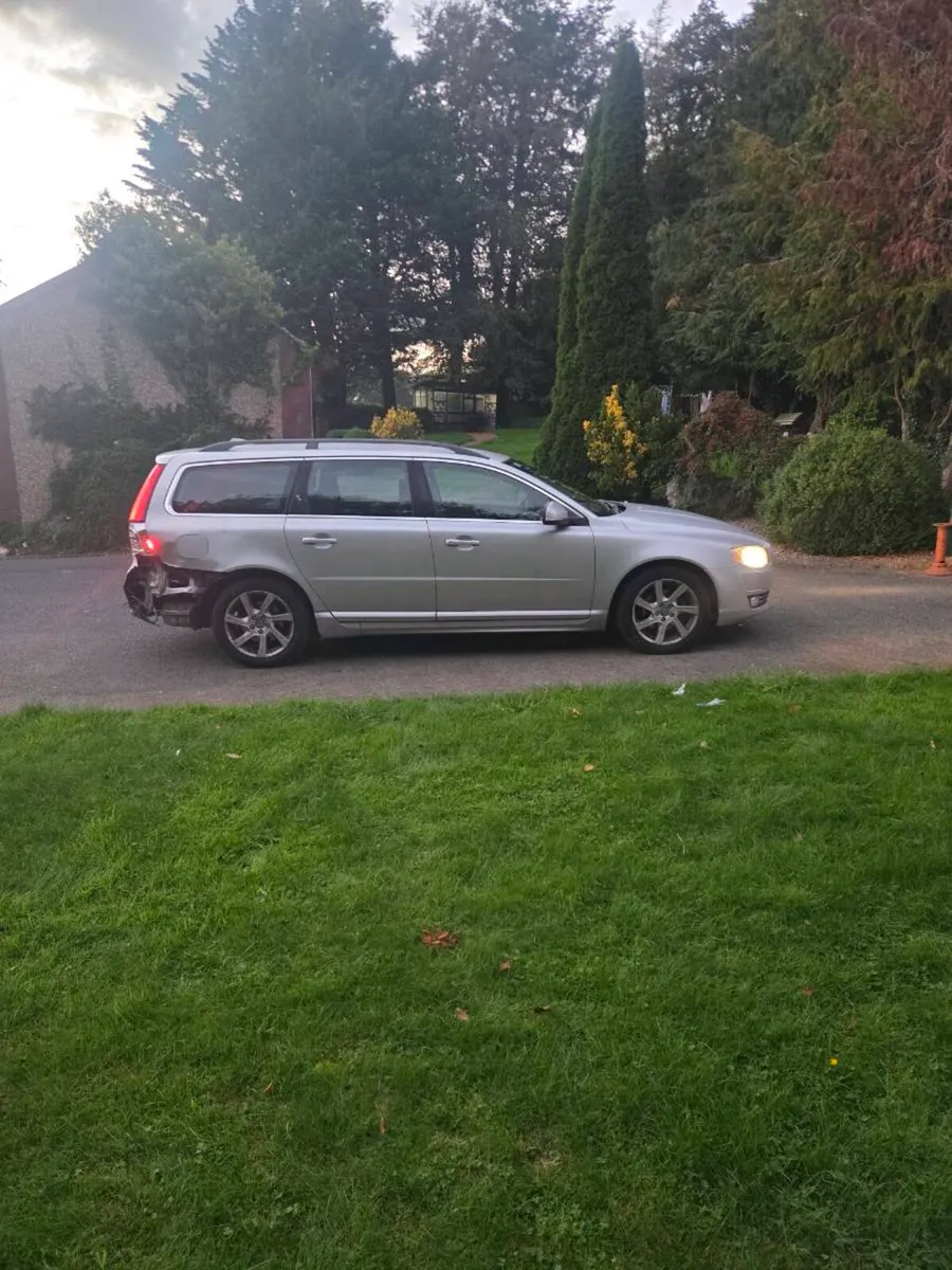 VOLVO V70 - Image 3