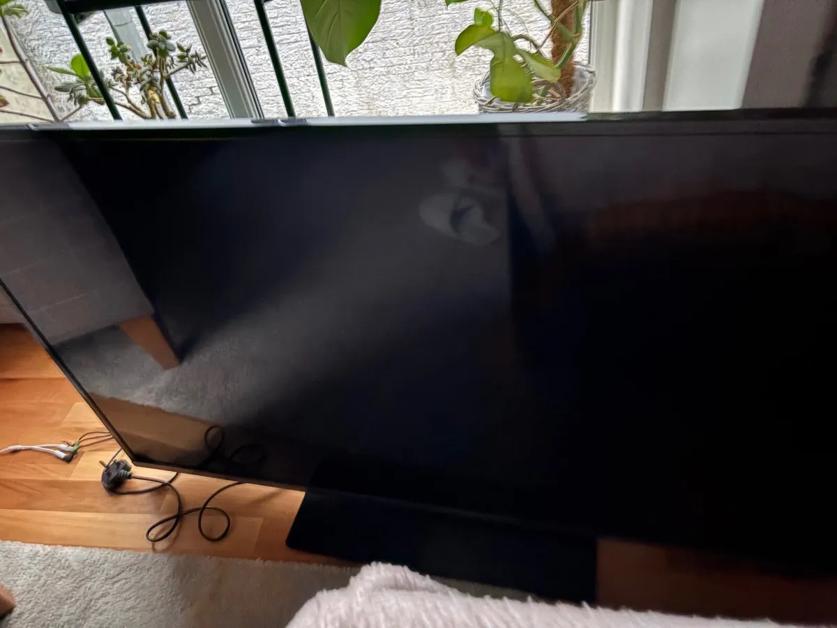 Panasonic TV Led 50 inches Cork - Image 3