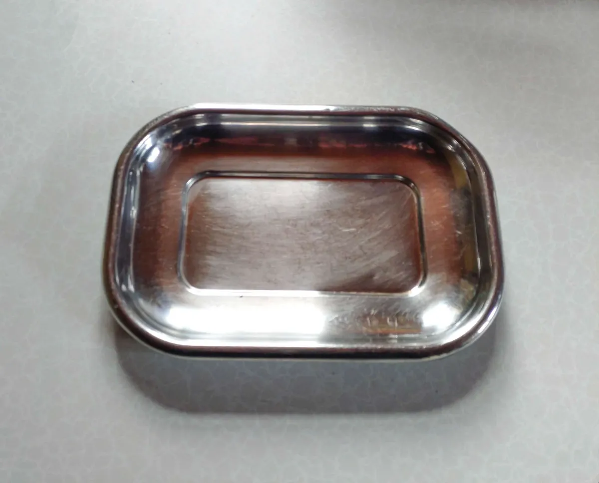 METAL TRAY (USED). - Image 1