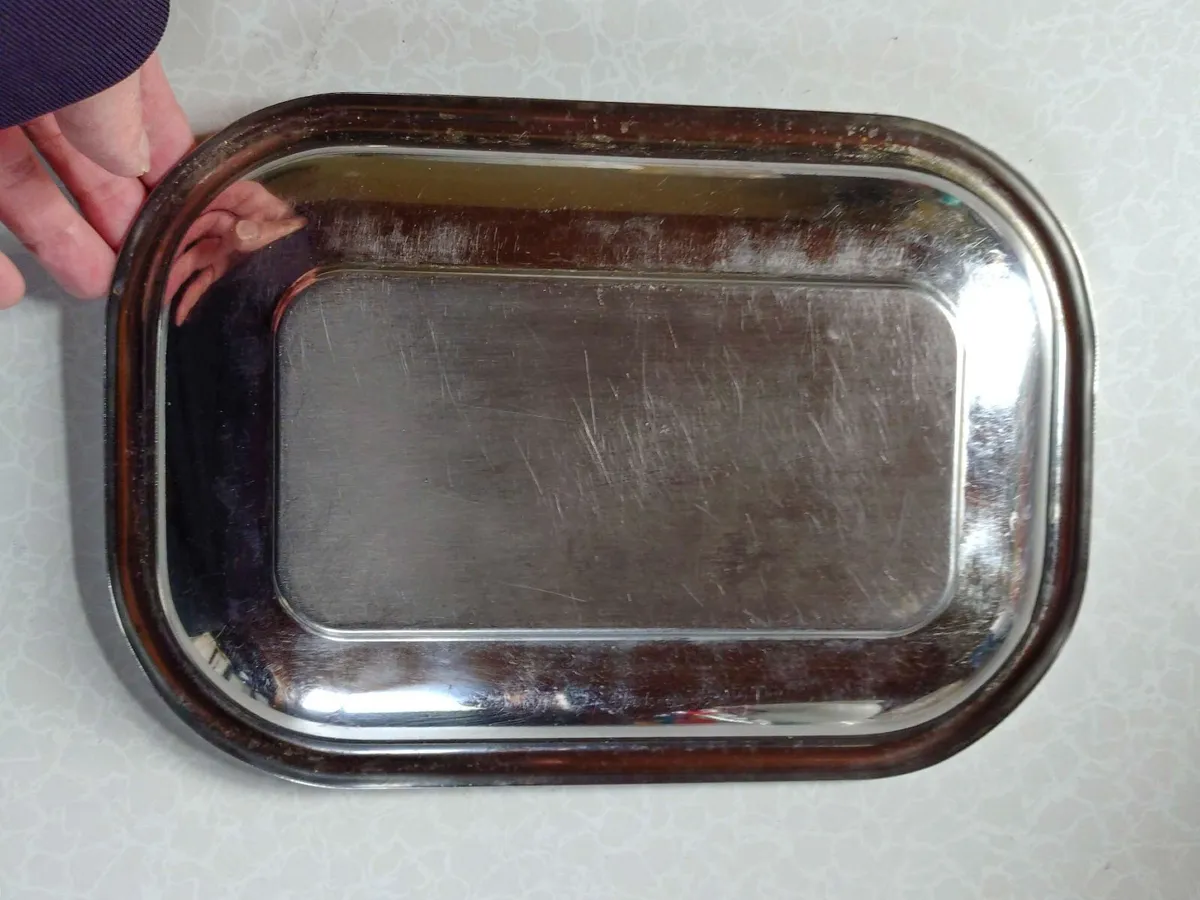 METAL TRAY (USED). - Image 3