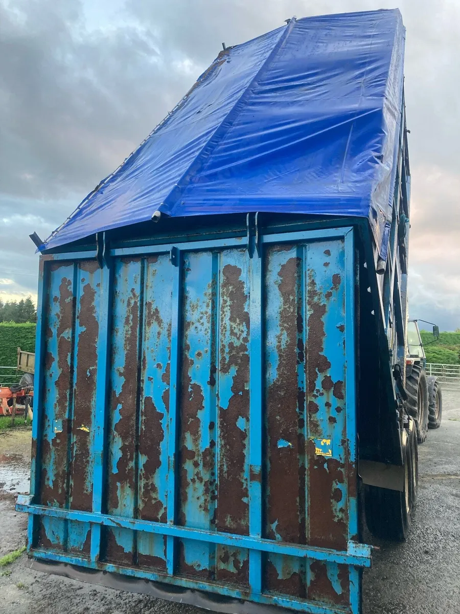 Donnelly 16ft  trailer ,  rollover cover & catwalk - Image 4