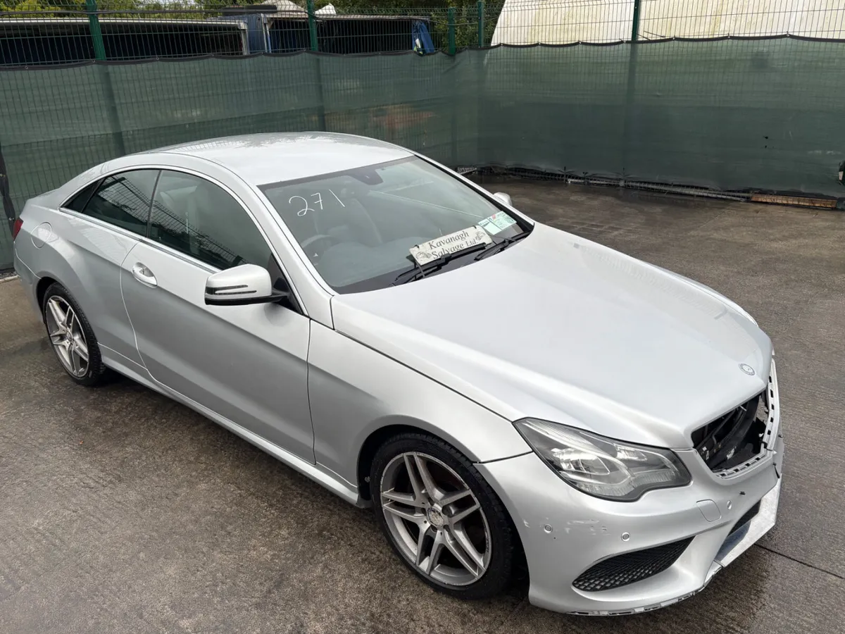 132 Mercedes E-Class  Coupe  E220  Amg Sport Autom - Image 1