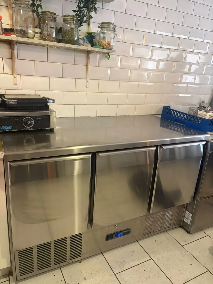 Commercial fridge - Image 2