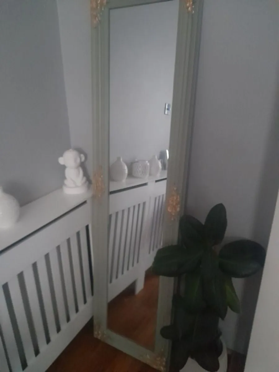 Side table  and mirror - Image 4