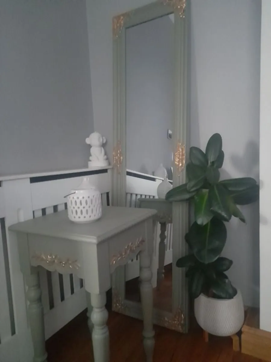 Side table  and mirror - Image 1